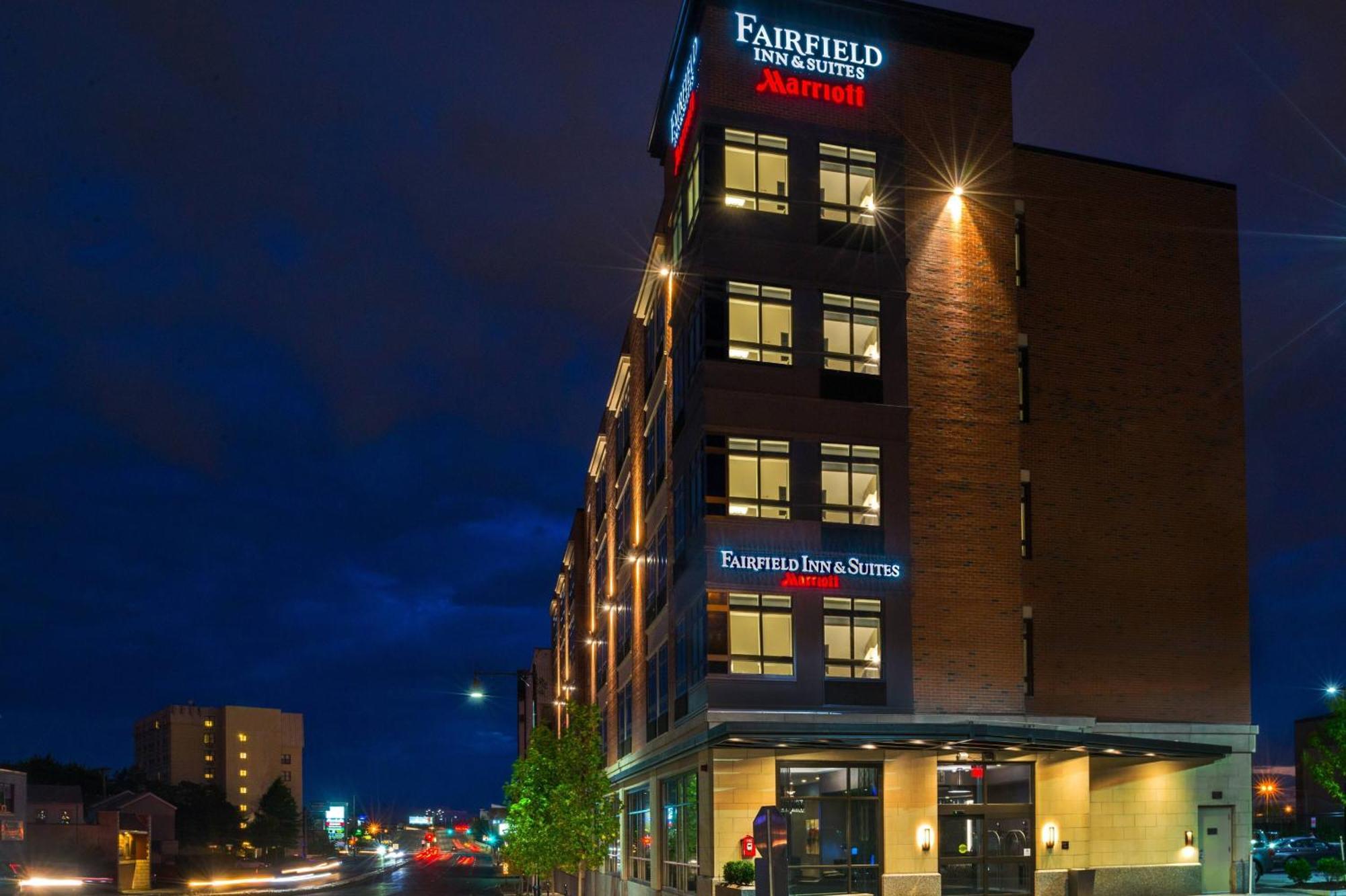 Fairfield Inn & Suites By Marriott Boston Cambridge Exterior photo